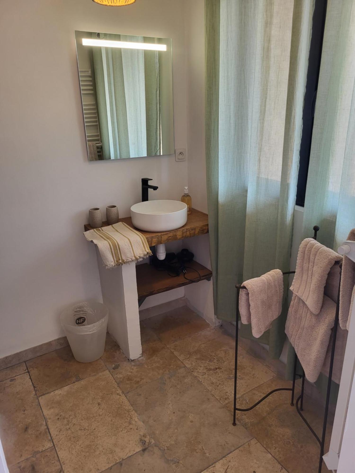 Bed and Breakfast Bastide De La Madeleine Pougnadoresse Exteriér fotografie